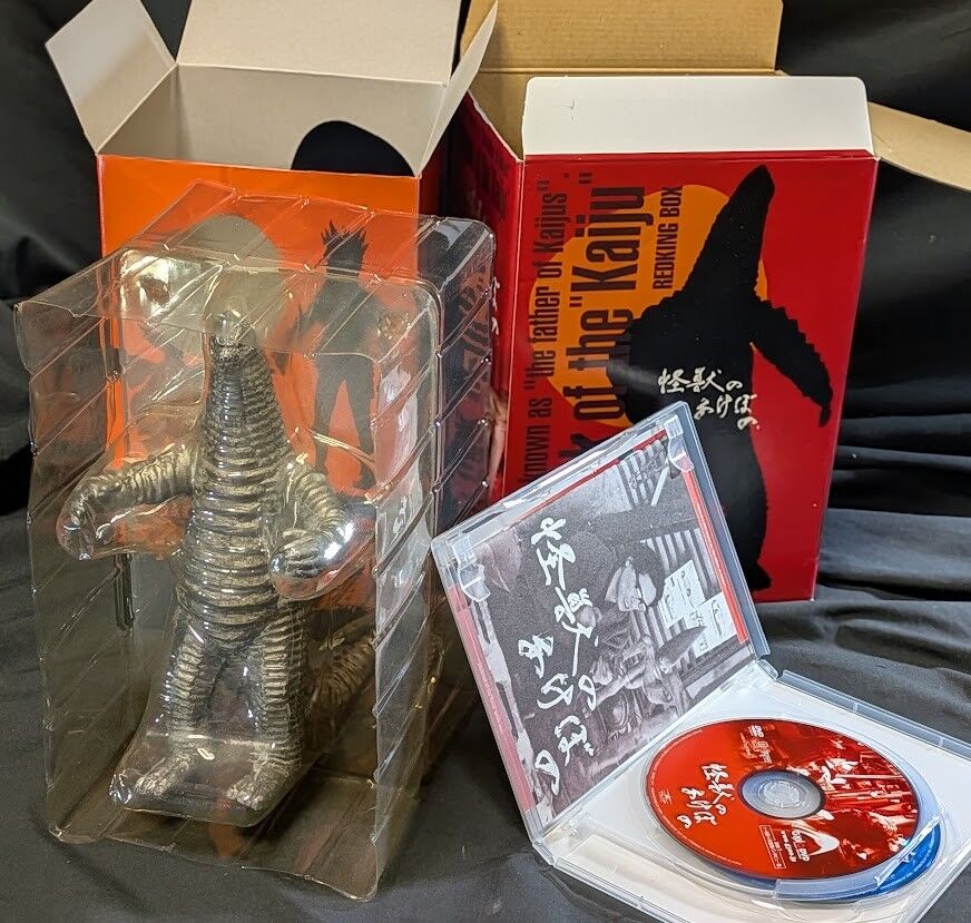 怪獣のあけぼのＤＶＤ２枚組＆特典フィギュア 幻のレッドキング シルバーバージョン 怪獣のあけぼのDVD2枚組＆特典フィギュア 幻のレッドキング