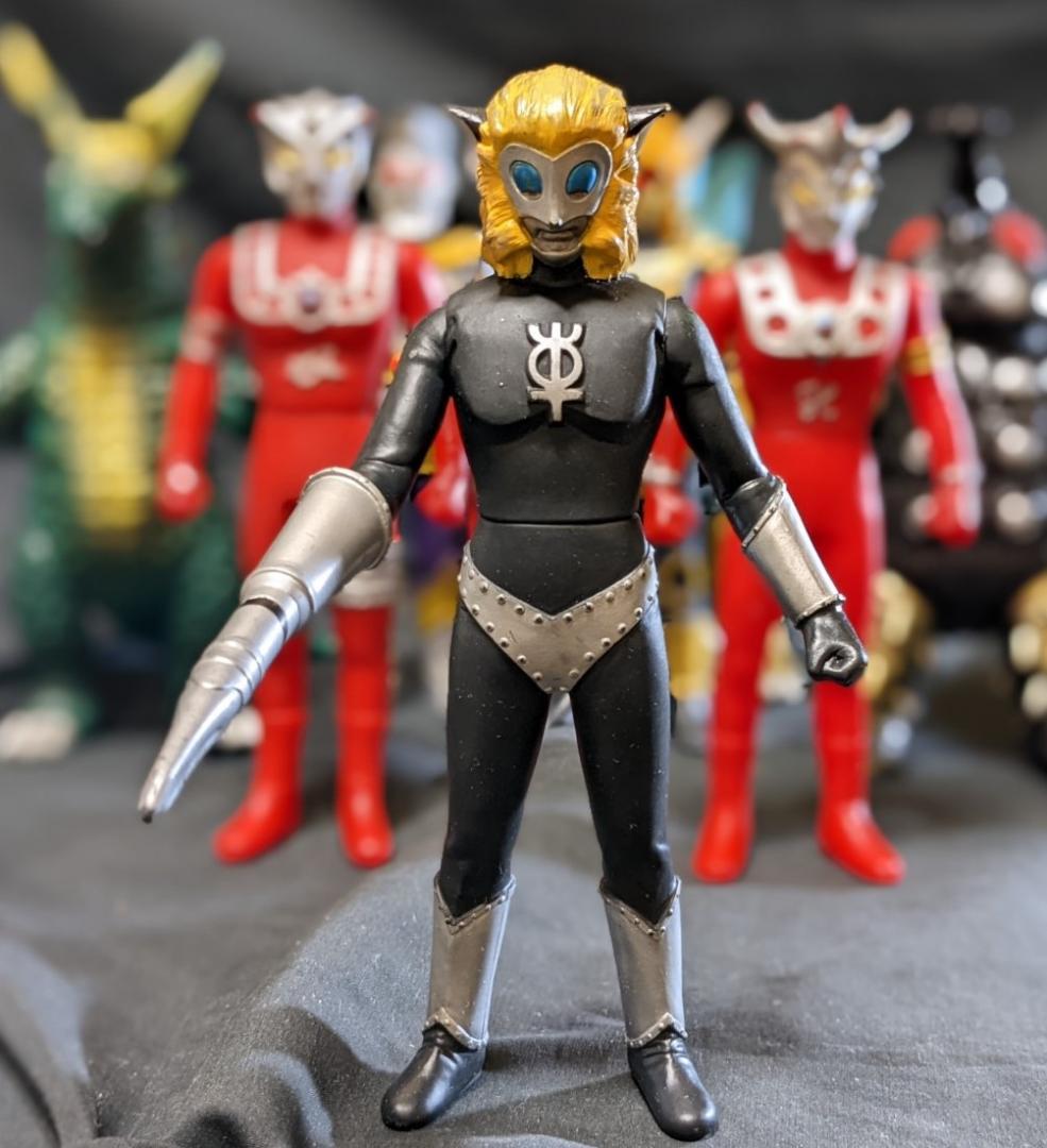ウルトラマンレオ＆登場怪獣・宇宙人（バンダイ）ソフビフィギュア11体セット＋７ ウルトラマンレオ・ウルトラマンタロウ＆登場怪獣ソフビフィギュア
