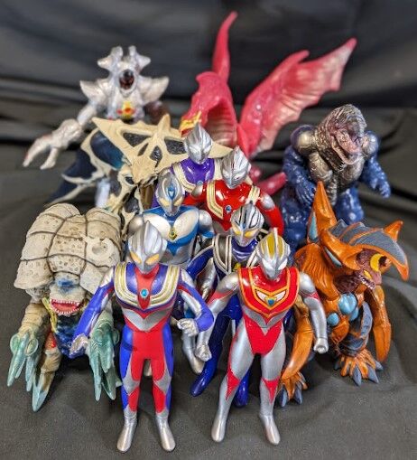 ウルトラマンティガ＆登場怪獣・宇宙人（バンダイ）ソフビフィギュア16体セット ウルトラマンティガ・ダイナ・ガイア＆登場怪獣・宇宙人（バンダイ