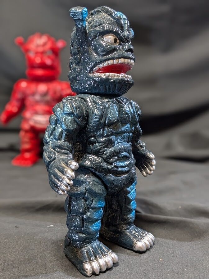 ダストマン黒色＆赤色「スペクトルマン」登場怪獣（マスダヤ復刻