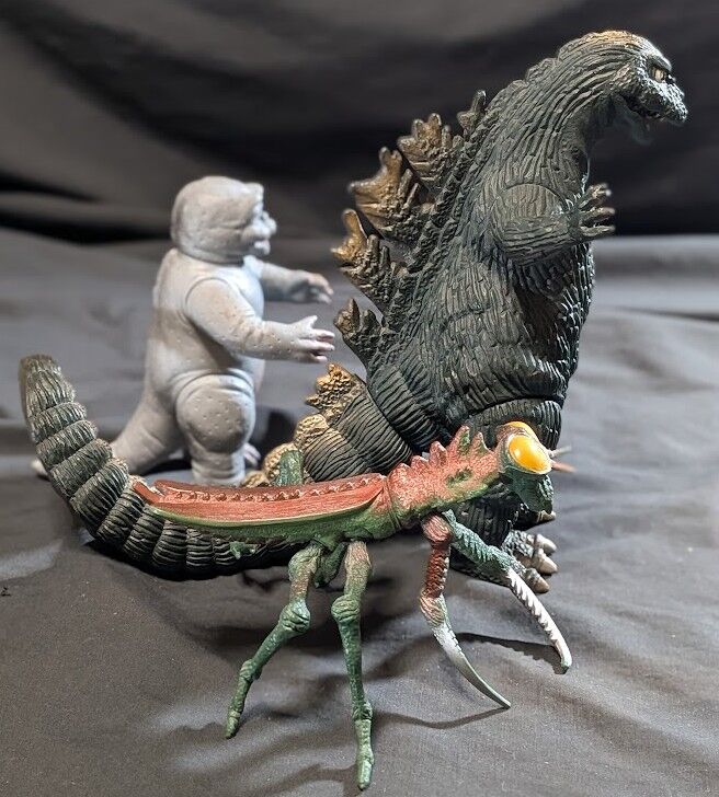 昭和ゴジラ＆ミニラ＆カマキラス「ゴジラの息子」（バンダイ）ソフビ3
