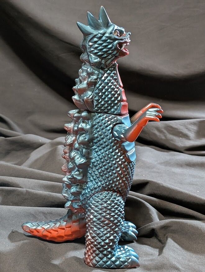 ベムラー「ウルトラマン」登場怪獣（M1号）ソフビフィギュア赤茶色