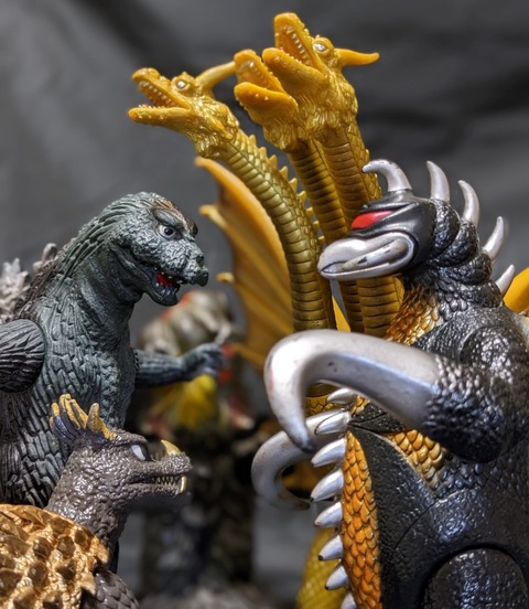 昭和チャンピオンまつり「ゴジラ対ヘドラ・ガイガン」（バンダイ