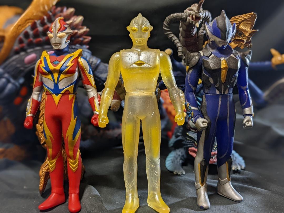 Uキラーザウルス＆メビウス＋ウルトラ6兄弟（バンダイ）ソフビ