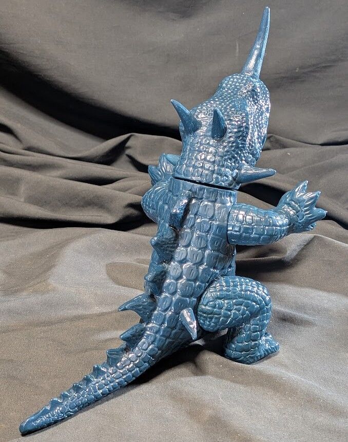 バルゴン 昭和ガメラ対戦怪獣（マルサン・日東復刻）未塗装 ソフビ