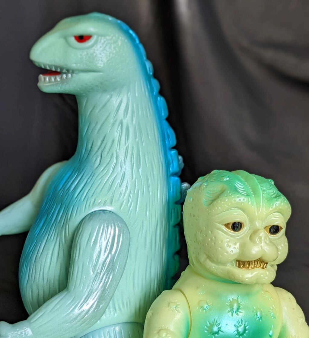 ジャイアントサイズゴジラ＆ミニラ（マルサン・ブルマァク復刻）蓄光