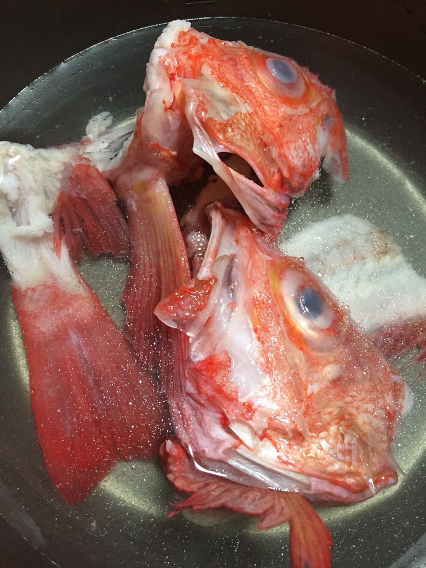 ちょっと まって 魚の頭や骨は捨てては 勿体無い 魚のアラは 美味しさの 塊です 食べて 創る ブログ