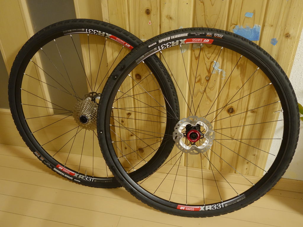 DT SWISS R460 手組みホイール シクロクロスタイヤ付き フロント