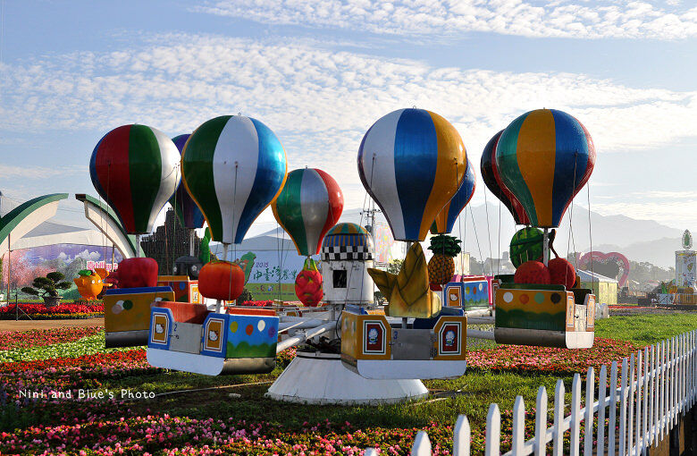 2020新社花海暨臺中國際花毯節 , 愛麗絲的花境探險-花毯節10週年，文內附這10年新社花海紀錄