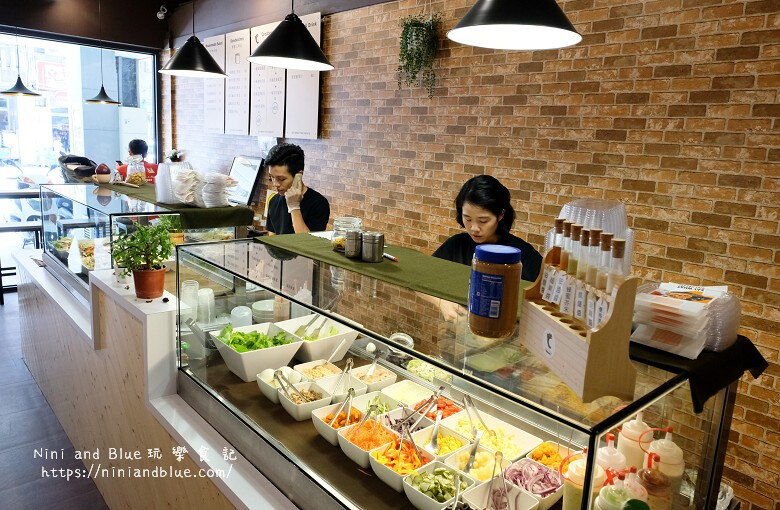 姊弟冷熱飲食 , 台中第三市場人氣美食肉羹飯三種冰，臺中文化創意產業園區旁