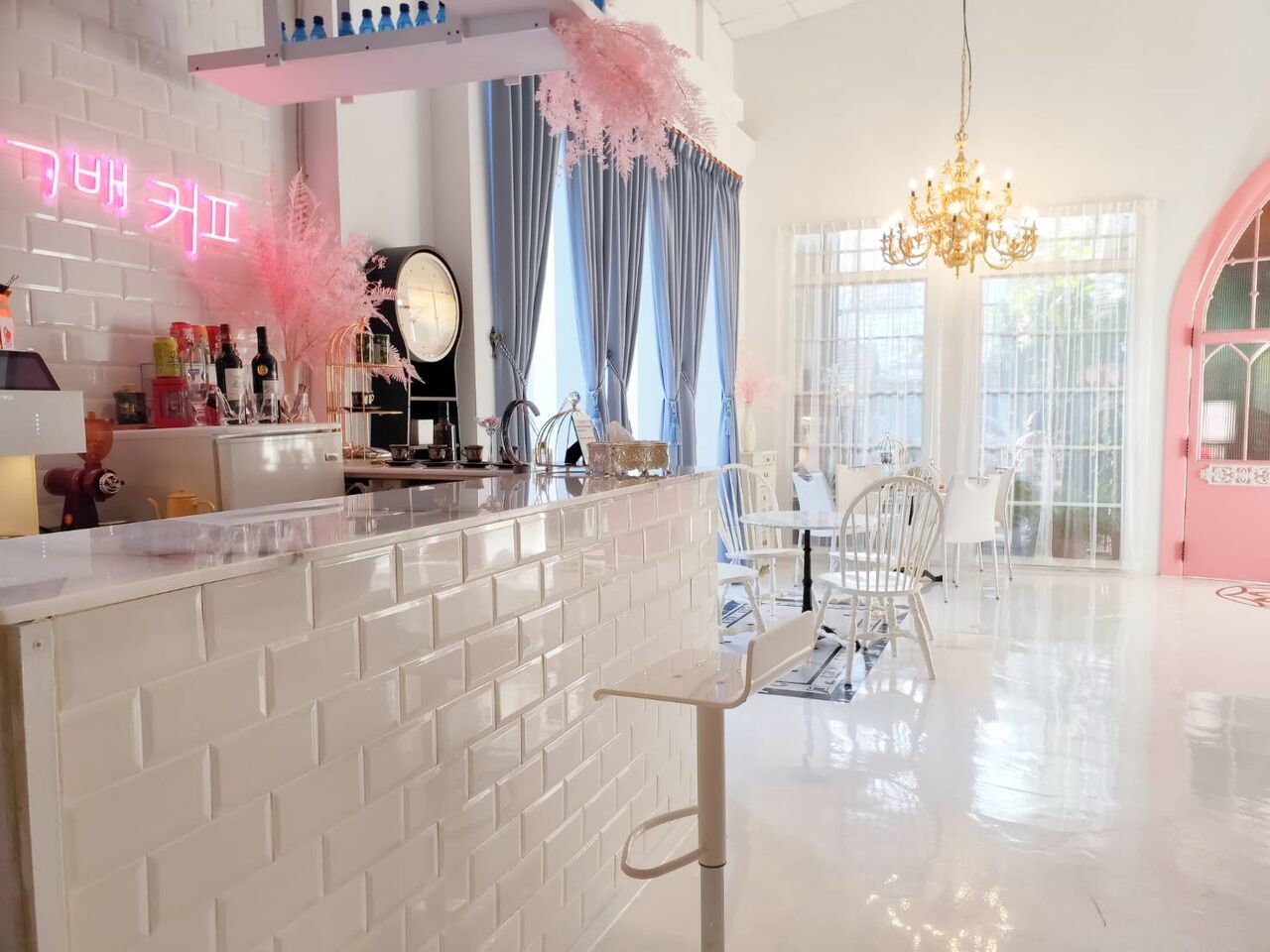 台中景點 RJ55 咖啡 RJ55攝影概念空間 ,台中大雅拍照景點,超過40種場景、全室內冷氣、提供腳架自拍