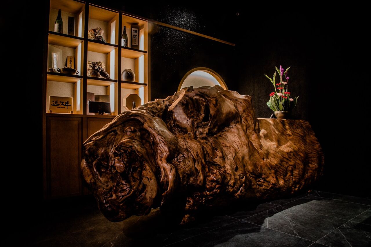 暮藏和牛鍋物 ,台中勤美商圈專賣日本頂級和牛金磚火鍋，活體生猛海鮮專人服務剝好上桌