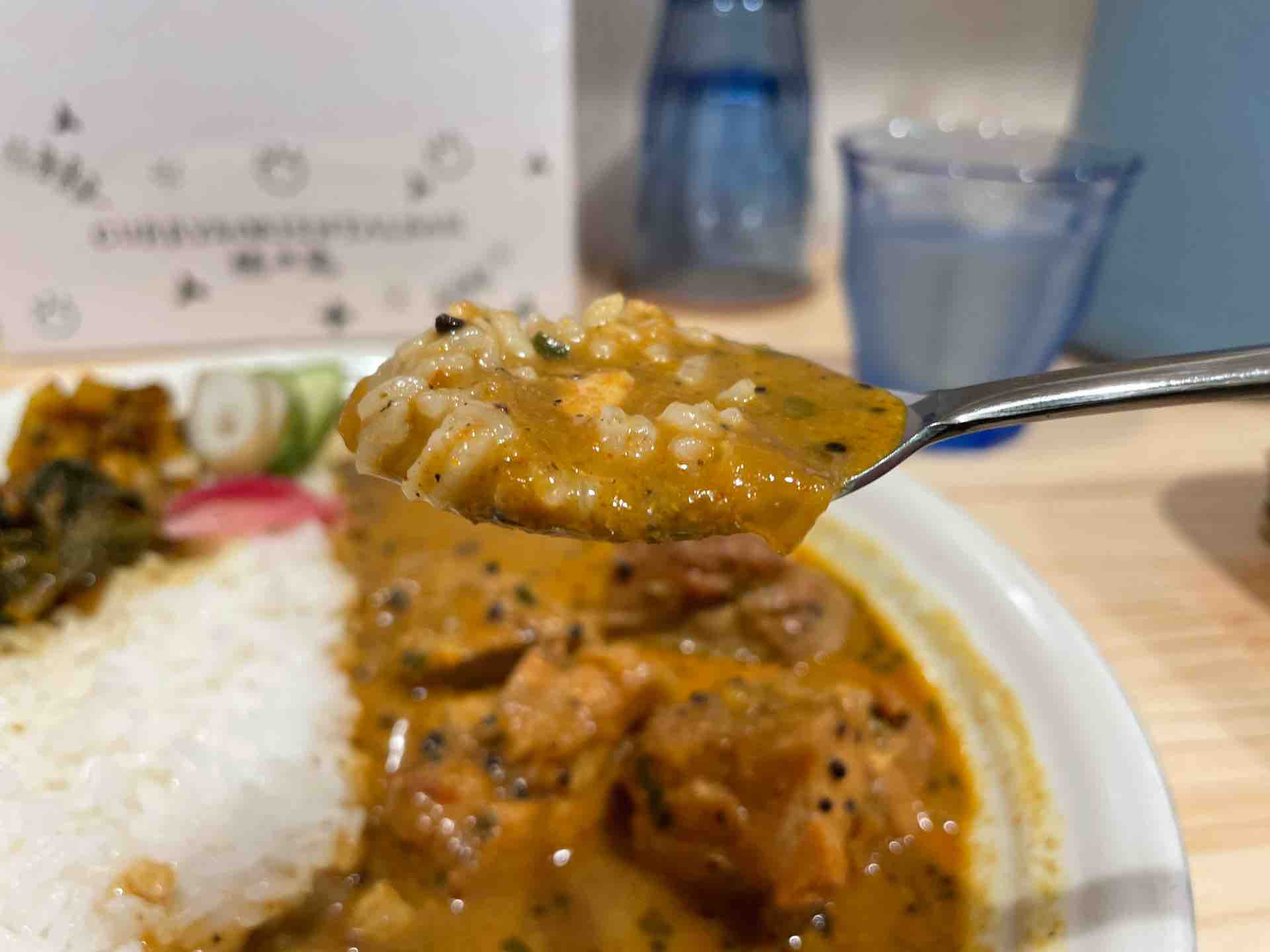 本郷店と水道橋店が合併して移転 カレー オリエンタルバル 桃の実 にて チキンカレーセット Dales Mivisのラーメン 一人飲みなど