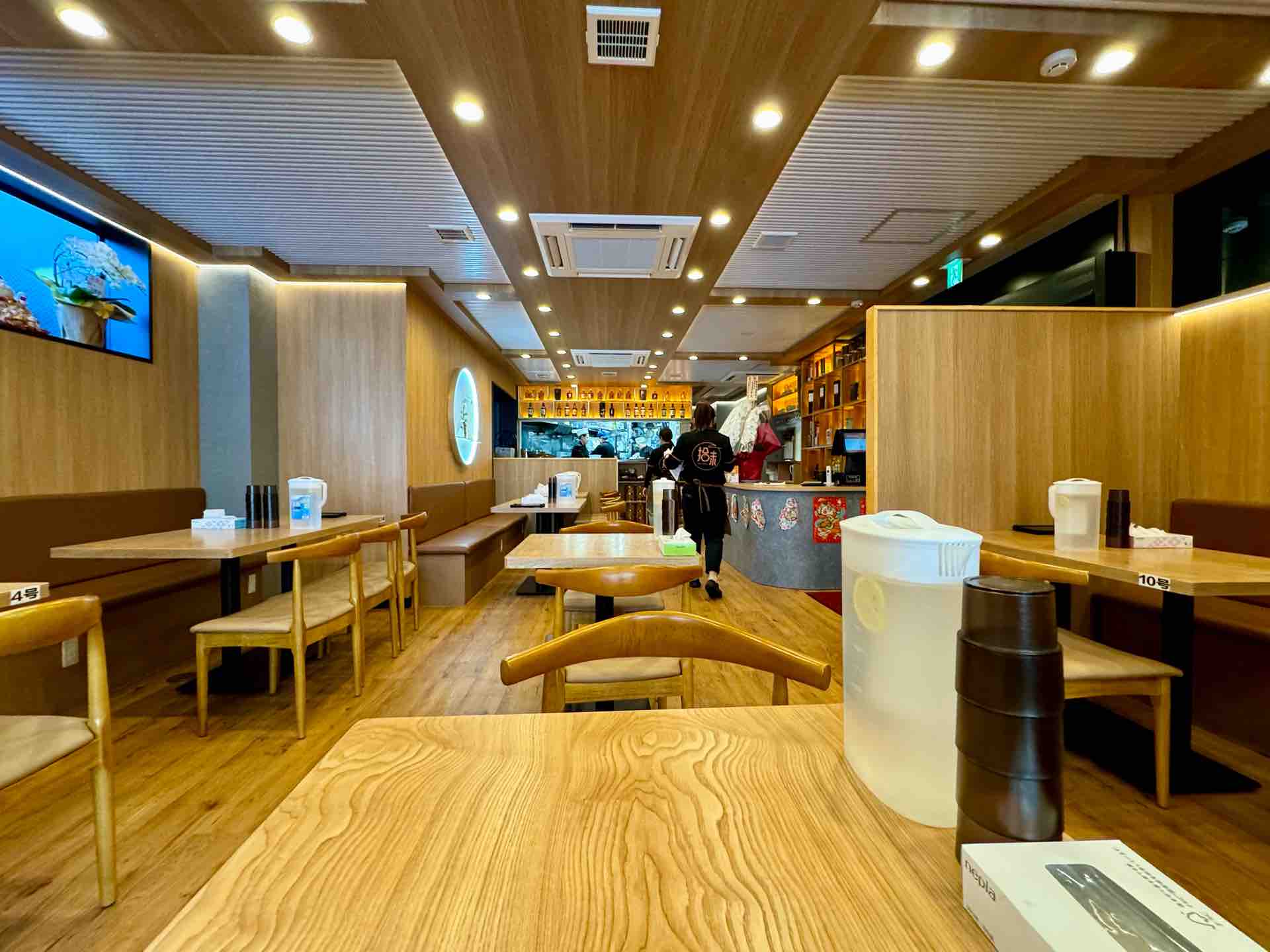 高田馬場のガチ中華「拾味（じゅうみ）」にて 骨抜きとんそくと唐辛子