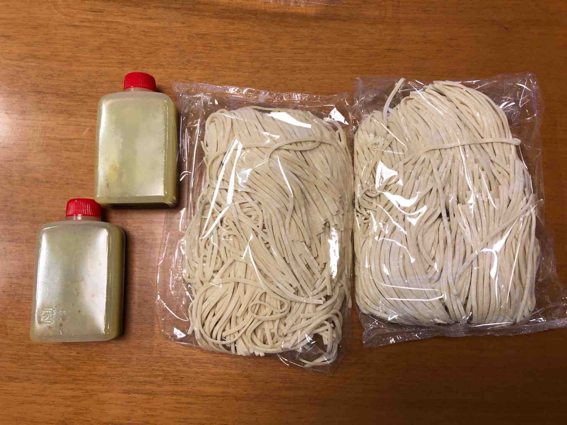 ラーメン屋 トイ ボックス にて お持ち帰り鶏油そばセット 夜営業中止で持ち帰りは夜のみ販売 Dales Mivisのラーメン 一人飲みなど ラーメン屋 トイ ボックス にて お持ち帰り鶏油そばセット 夜営業中止で持ち帰りは夜のみ販売 Dales Mivisのラーメン 一人飲みなど