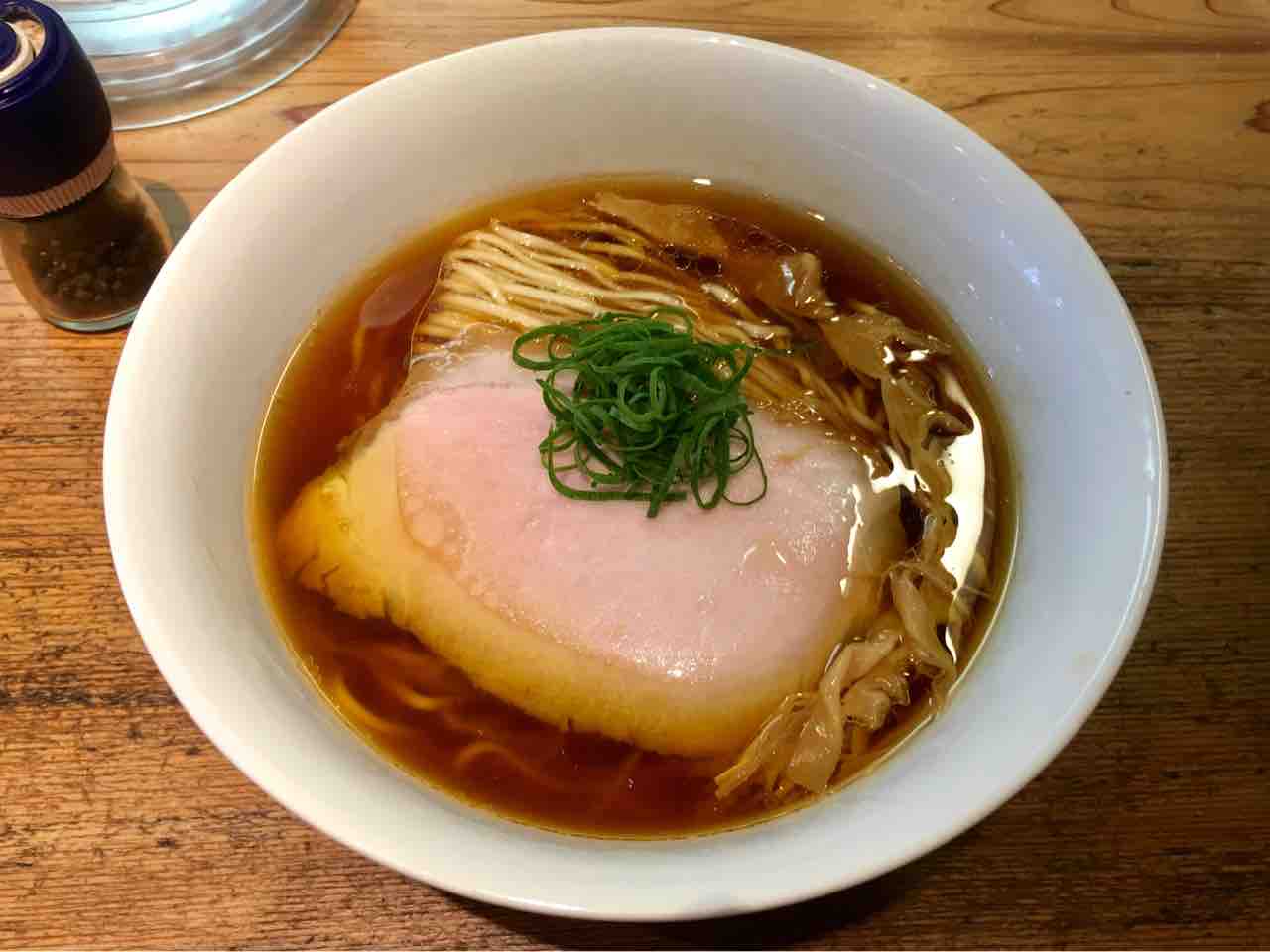 ラーメン屋 トイ ボックス にて醤油ラーメン Dales Mivisのラーメン 一人飲みなど