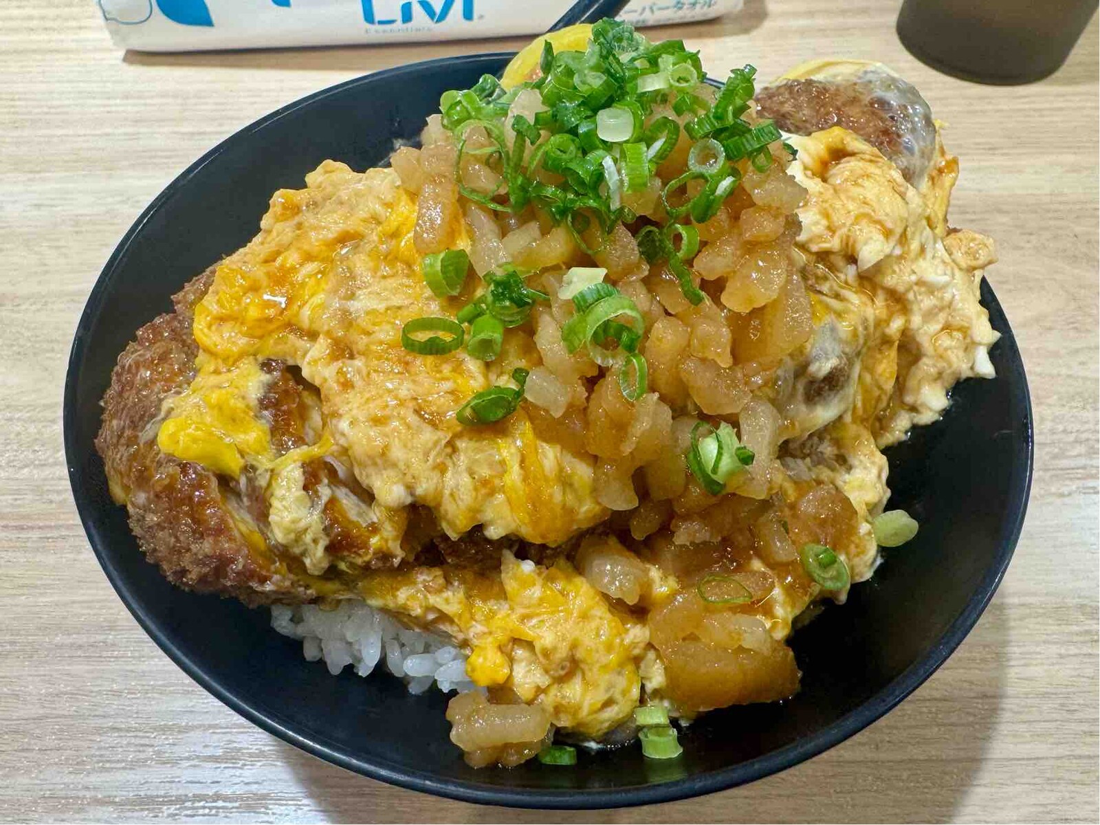 神戸の人気店が東京進出 「とんかつ七兵衛（しちべえ） 高田馬場店」に