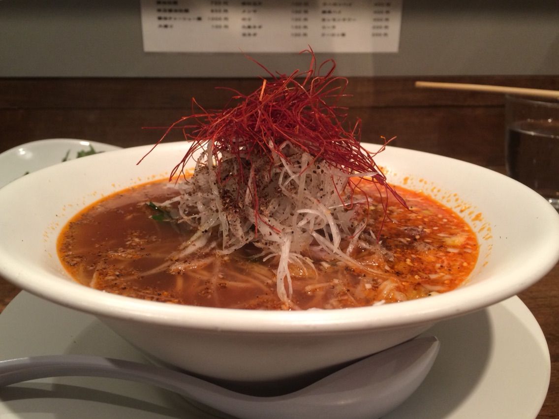 鳴龍 で雲白肉と酸辣麺 Dales Mivisのラーメン 一人飲みなど 鳴龍 で雲白肉と酸辣麺 Dales Mivisのラーメン 一人飲みなど