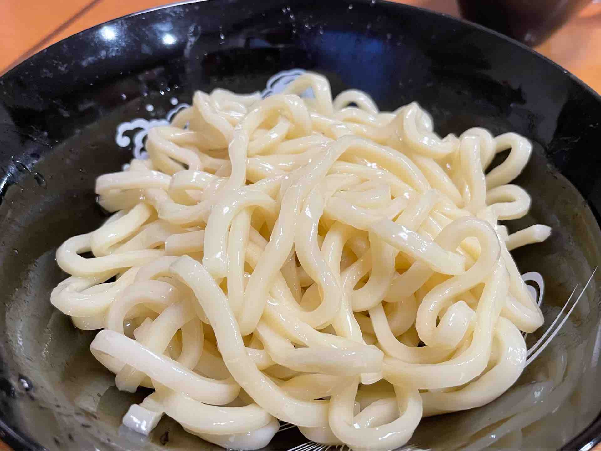 セブンの新作 中華蕎麦 とみ田 監修 濃厚豚骨魚介冷やしｗ焼豚つけ麺 Dales Mivisのラーメン 一人飲みなど