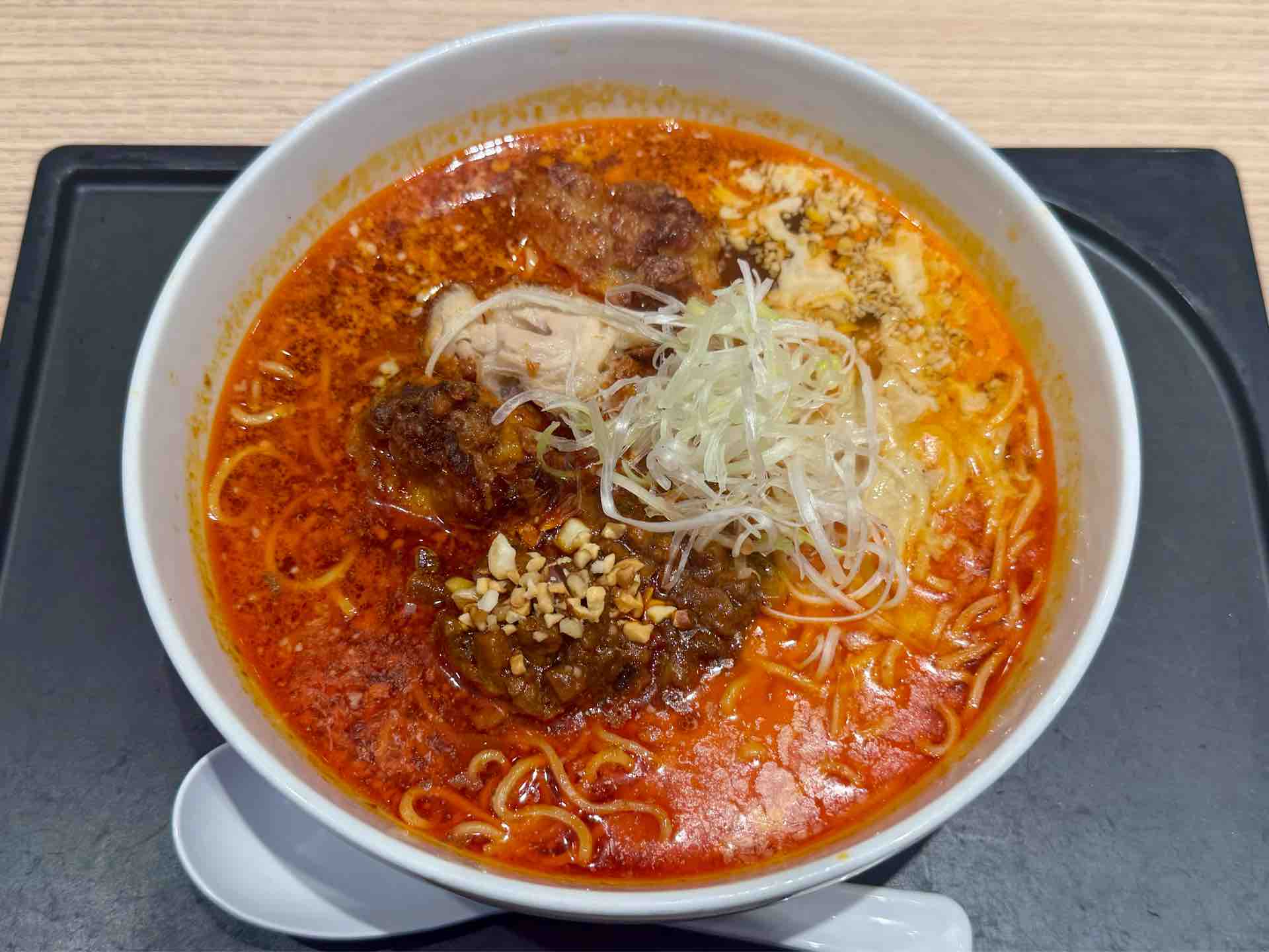 デニーズ 池袋明治通り店」にて「デニーズ×飯田商店」第4弾 担々麺Neo