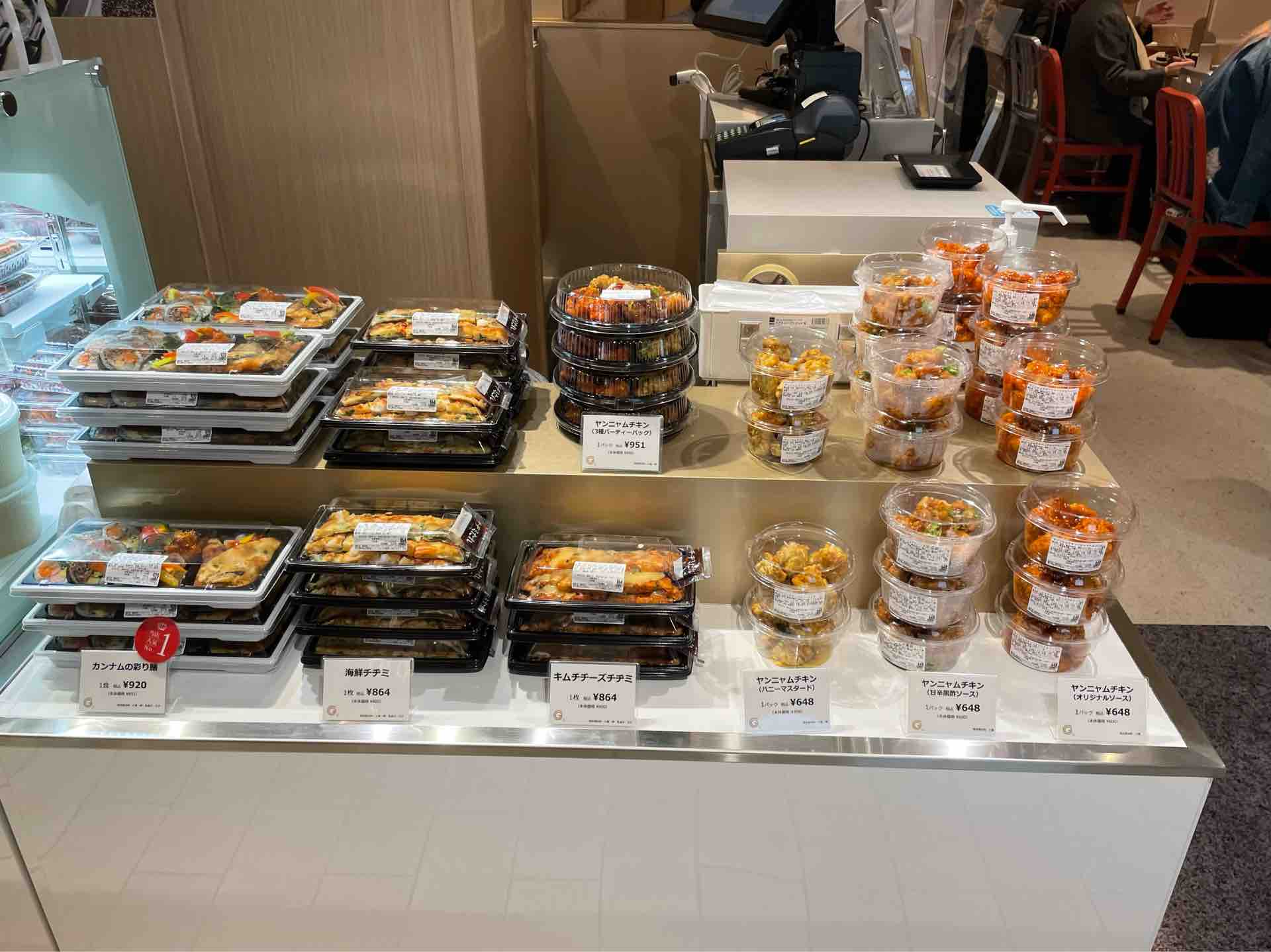 ルミネ新宿の カンナムdeli にてテイクアウト 7種具材の野菜キンパ Dales Mivisのラーメン 一人飲みなど