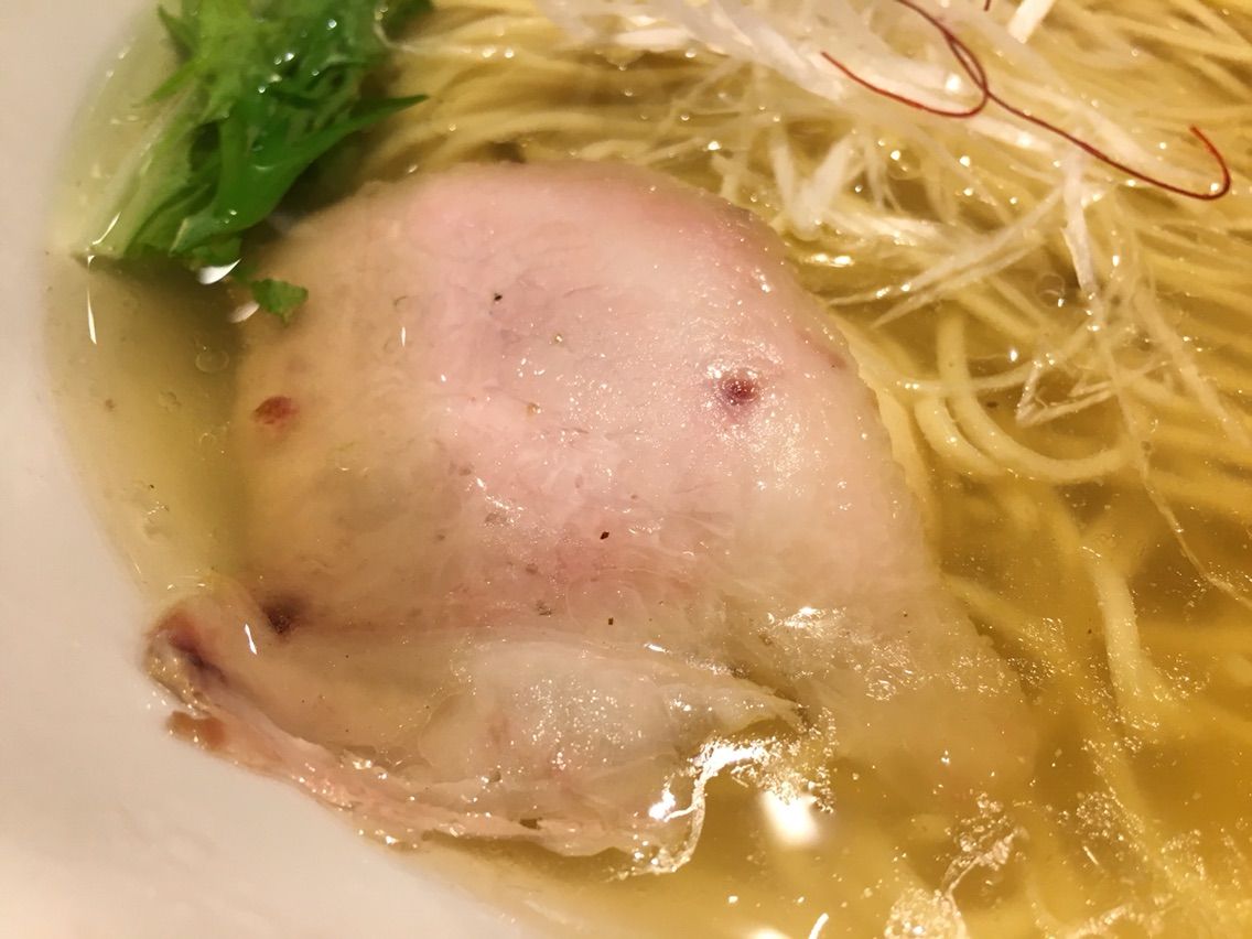 西新宿の 麺屋 翔 にて香味鶏だし塩ラーメン Dales Mivisのラーメン 一人飲みなど 西新宿の 麺屋 翔 にて香味鶏だし塩ラーメン Dales Mivisのラーメン 一人飲みなど
