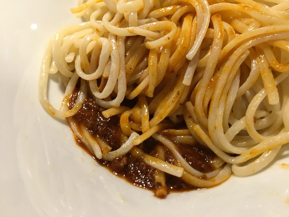 新宿御苑の 東京meat酒場 にて日本一おいしいミートソース Dales Mivisのラーメン 一人飲みなど