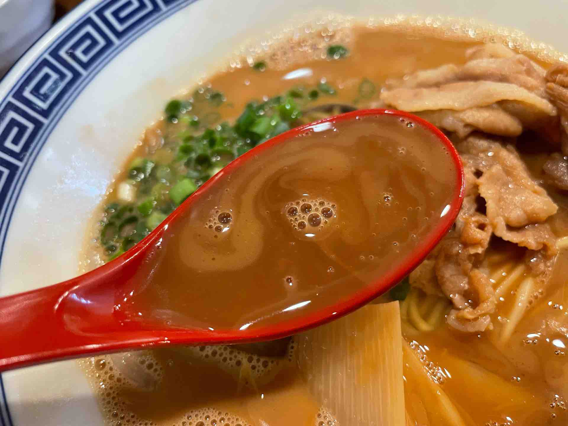 西新宿の 徳島ラーメン はるま にて 中華そば 生卵 Dales Mivisのラーメン 一人飲みなど 西新宿の 徳島ラーメン はるま にて 中華そば 生卵 Dales Mivisのラーメン 一人飲みなど