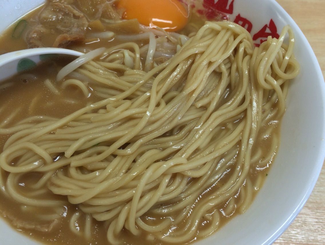 池袋東武の催事で 徳島ラーメン岩田家 で生卵入りラーメン Dales Mivisのラーメン 一人飲みなど 池袋東武の催事で 徳島ラーメン岩田家 で生卵入りラーメン Dales Mivisのラーメン 一人飲みなど