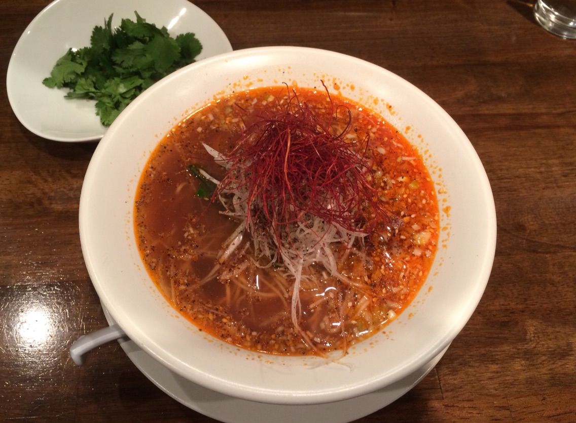 鳴龍 で雲白肉と酸辣麺 Dales Mivisのラーメン 一人飲みなど 鳴龍 で雲白肉と酸辣麺 Dales Mivisのラーメン 一人飲みなど