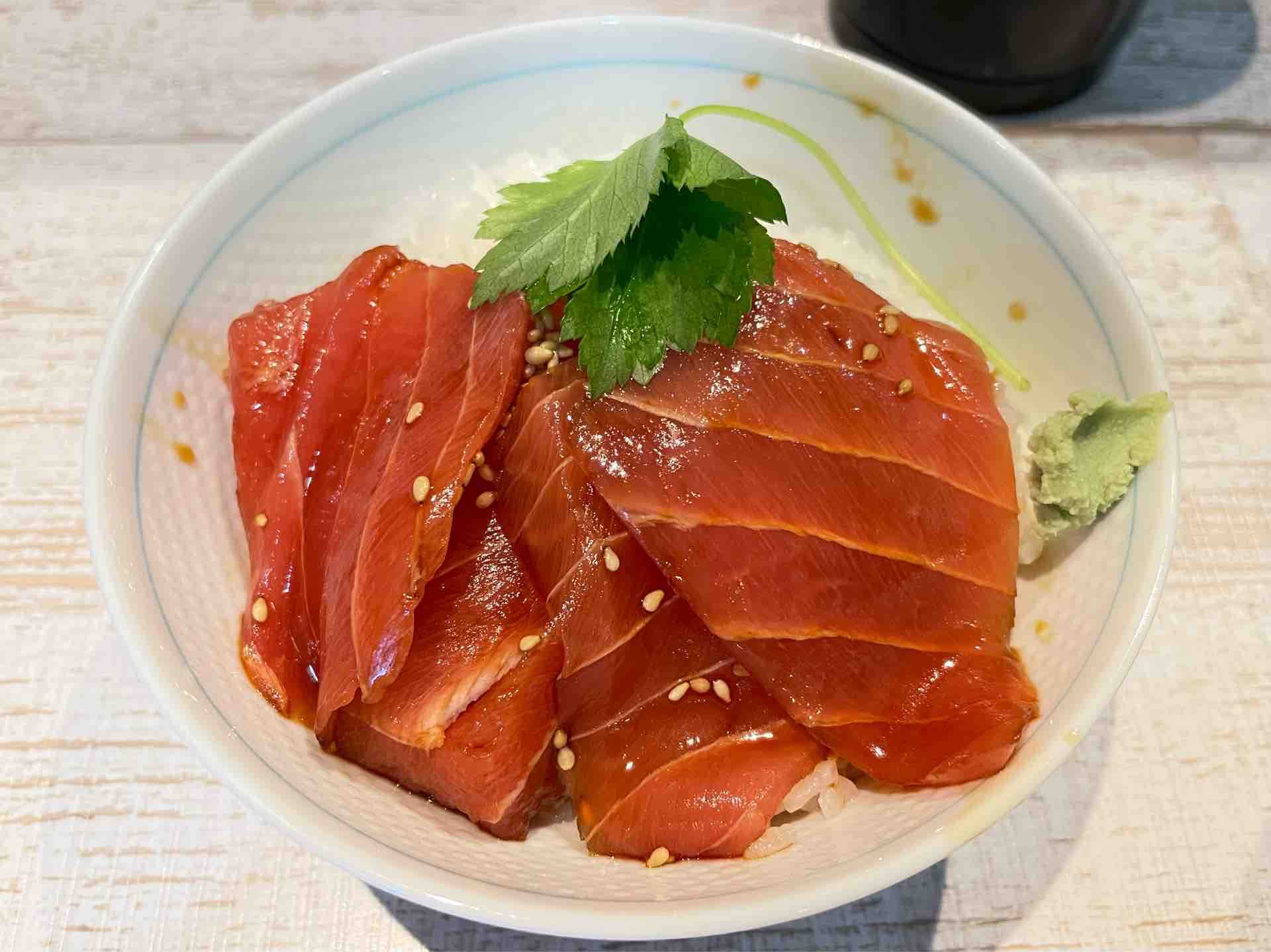 川島町「中華そば 四つ葉」にて新作気まぐれ限定 深谷辛ネギブラック
