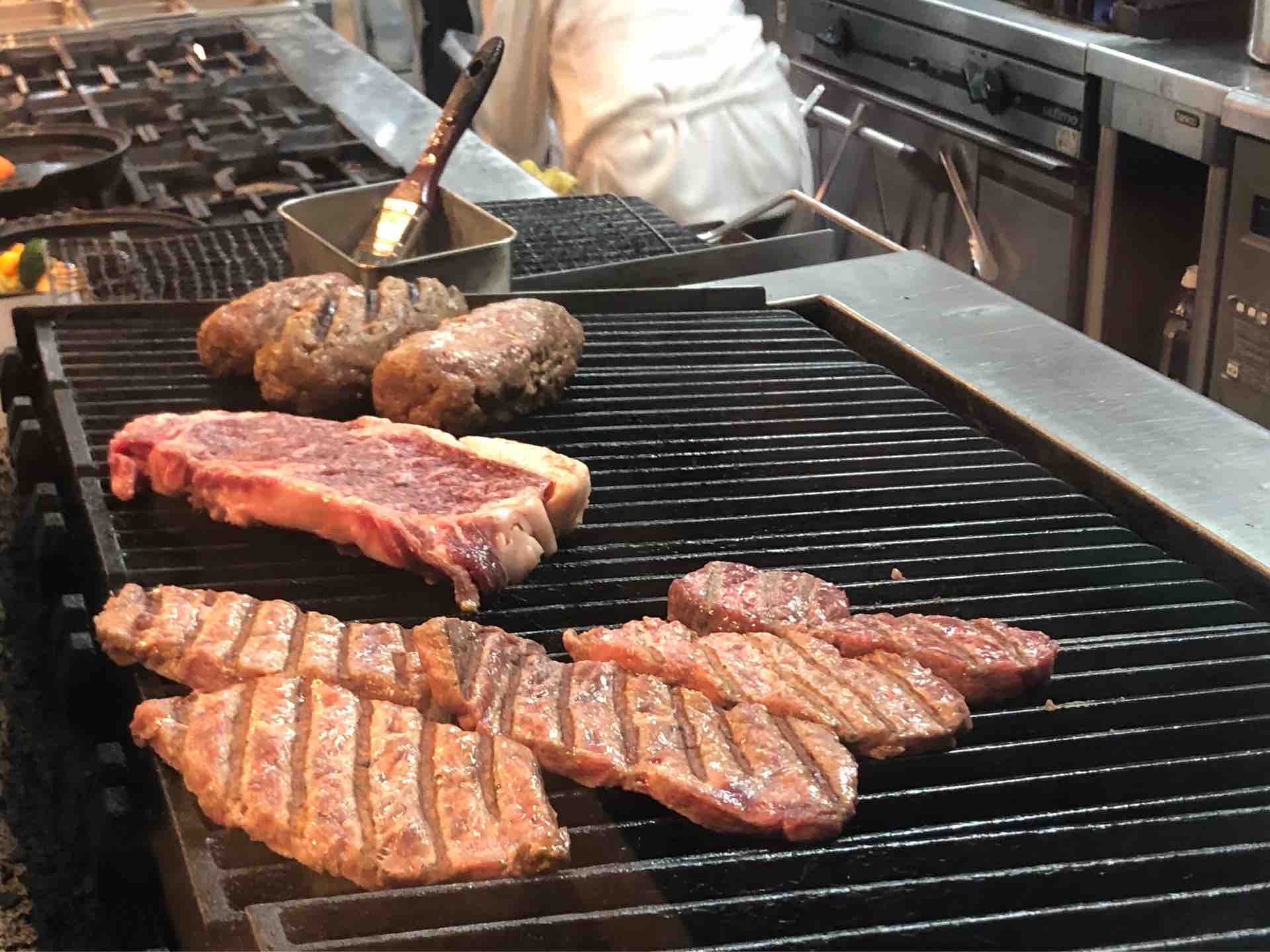 グリルK 熊谷店」にて ハンバーグ&国産サーロインステーキの グリルK 熊谷店」にて ハンバーグ&国産サーロインステーキの