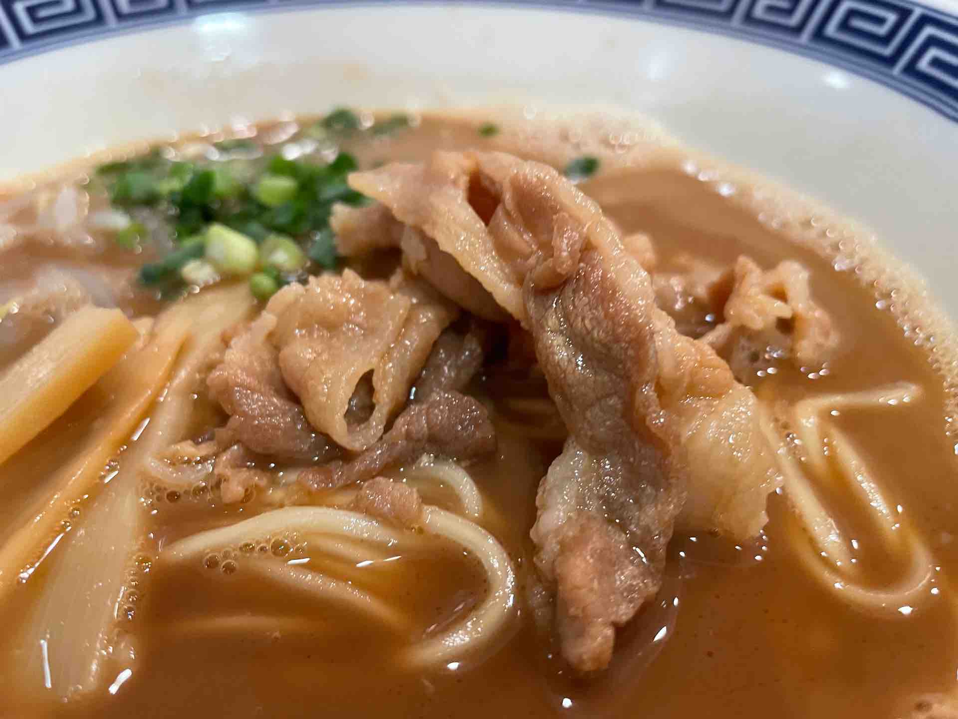 西新宿の 徳島ラーメン はるま にて 中華そば 生卵 Dales Mivisのラーメン 一人飲みなど 西新宿の 徳島ラーメン はるま にて 中華そば 生卵 Dales Mivisのラーメン 一人飲みなど