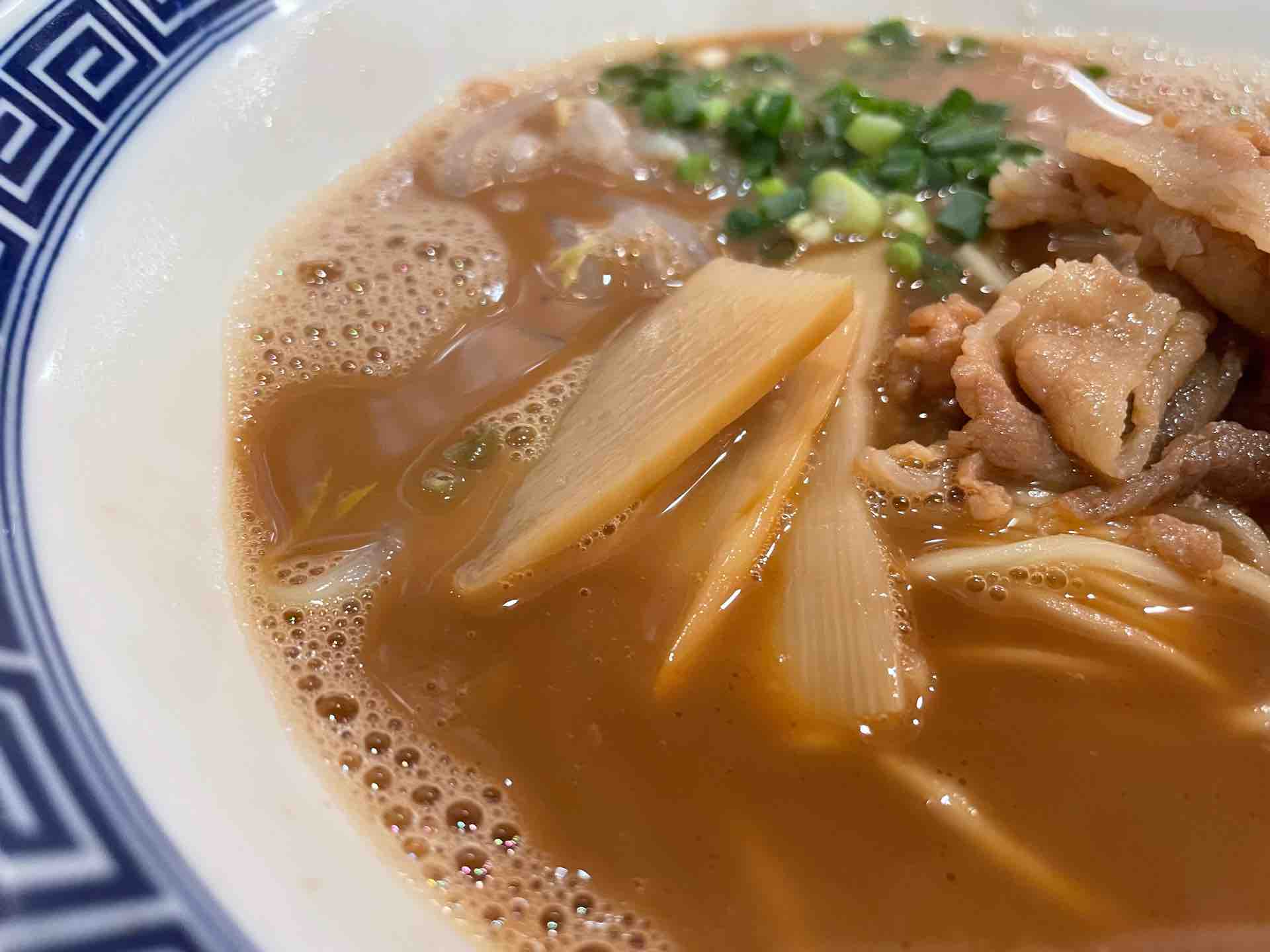 西新宿の 徳島ラーメン はるま にて 中華そば 生卵 Dales Mivisのラーメン 一人飲みなど 西新宿の 徳島ラーメン はるま にて 中華そば 生卵 Dales Mivisのラーメン 一人飲みなど