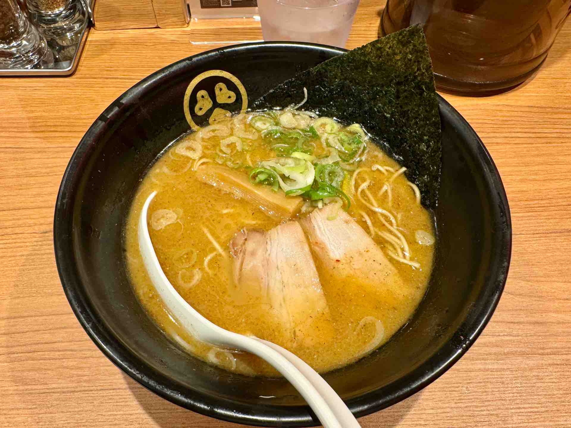 TOKYO豚骨BASE MADE by 一風堂 エキュート赤羽みなみ店」にて 豚