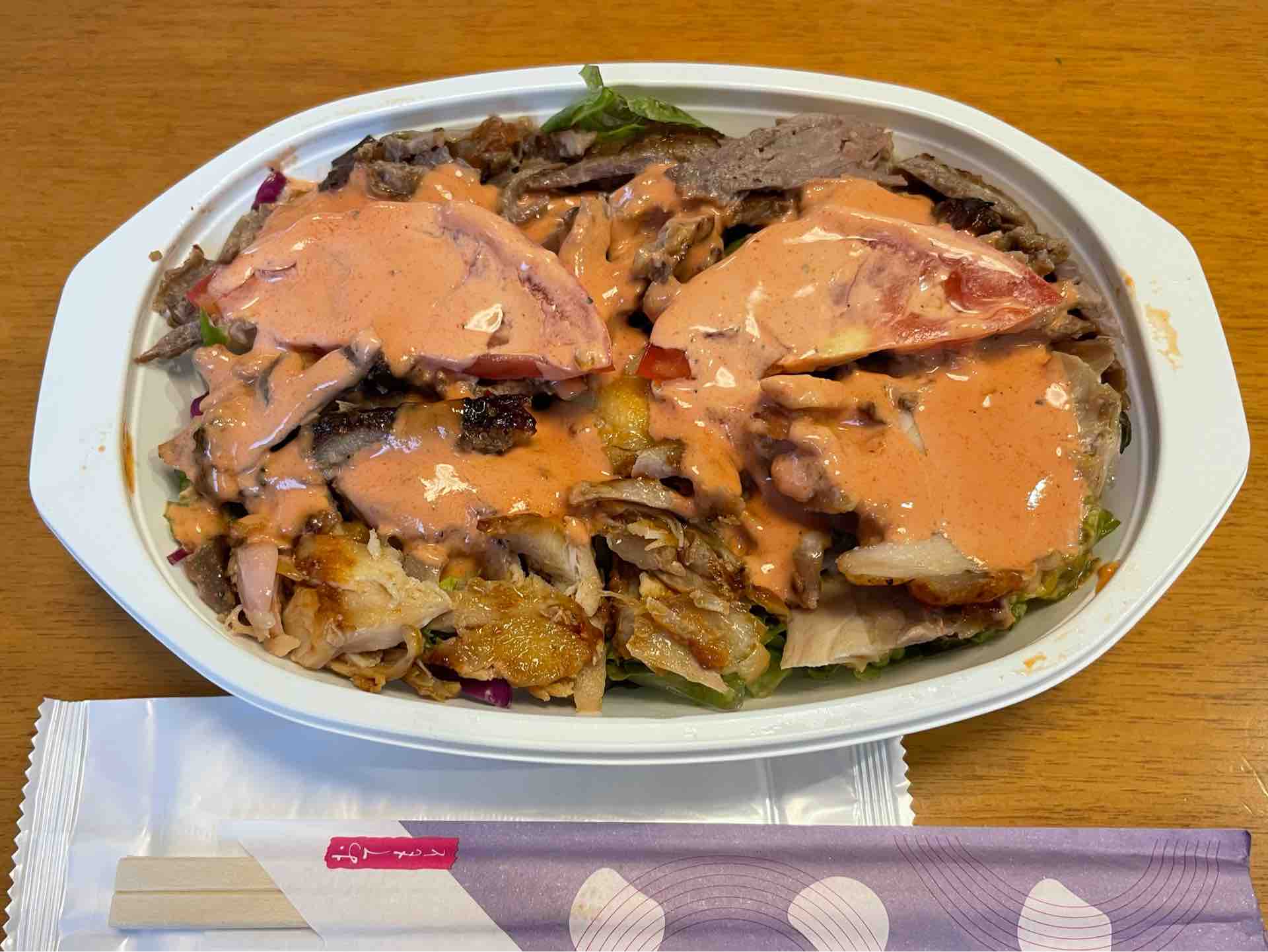 Saray Kebab（サライケバブ）大久保駅前店」にて ケバブサラダ M MIX
