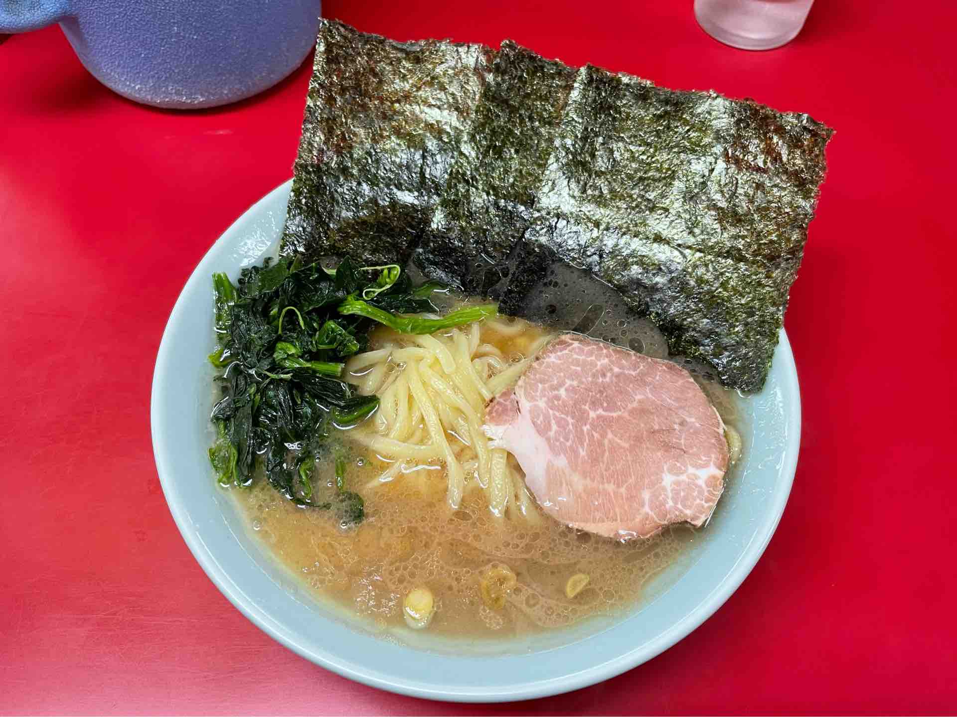 千葉市の「横浜ラーメン 末広家」にて ラーメン Dales Mivisのラーメン、一人飲みなど 千葉市の「横浜ラーメン 末広家」にて ラーメン Dales Mivisのラーメン、一人飲みなど