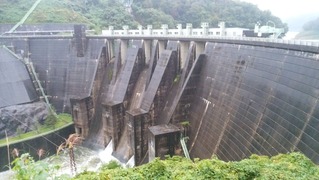 高山ダム