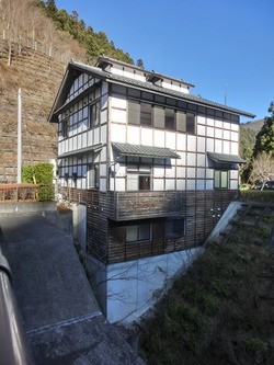 塩沢ダム管理事務所