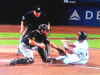 11年10月4日 Nldsでまたしてもアンパイアjerry Mealsの誤判定 Damejima S Hardball