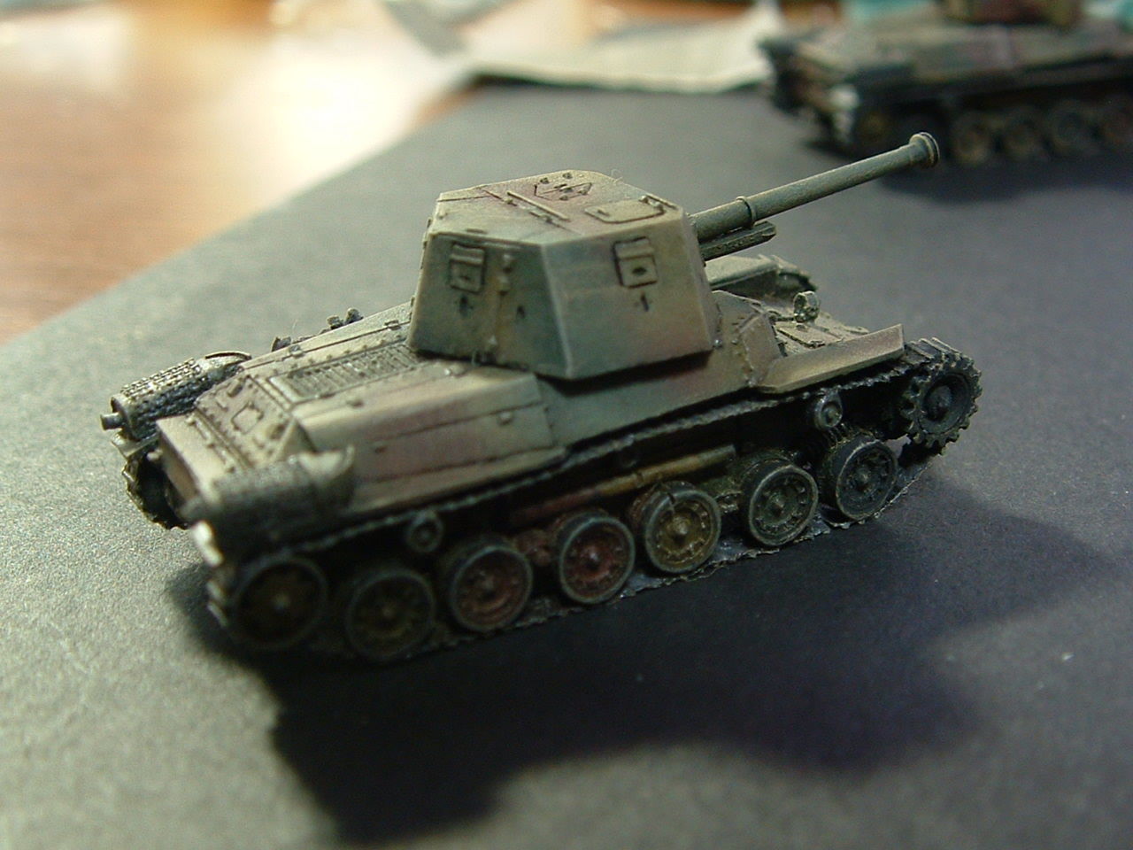 本格的な、戦車(50センチ).    急な斜面も登って行く！ 本格的な、戦車(50センチ). 急な斜面も登って行く！