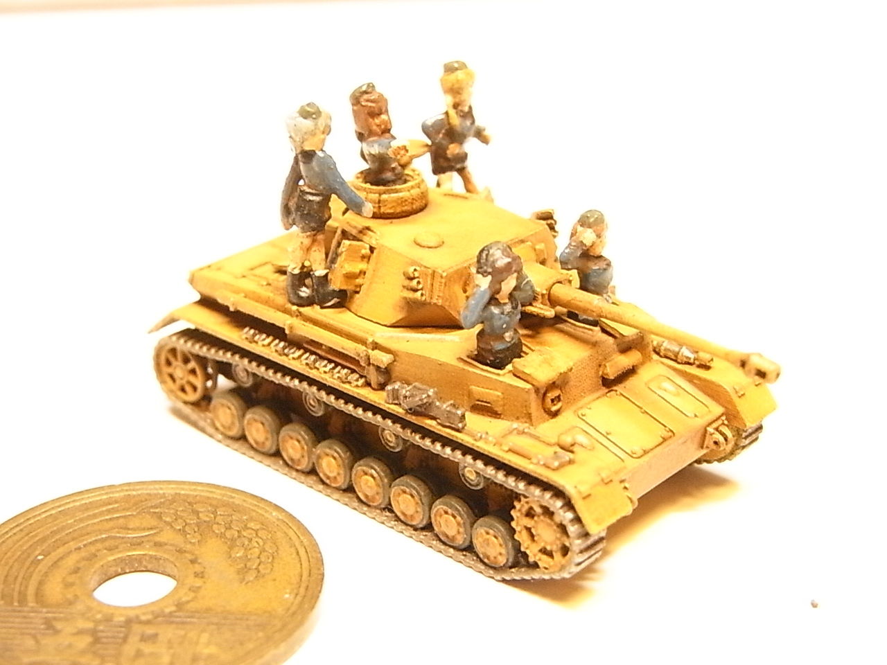 1/144 戦車　フィギュア 1/144 IV号戦車G型の完成サンプルと合せて作ってみました