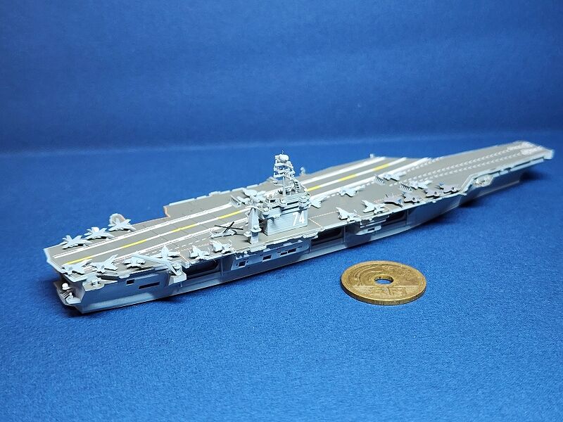 ニミッツ級原子力空母「ニミッツ」（1/2000スケール ） 1/2000 ニミッツ級原子力空母ジョージ・ワシントン、ジョン・C