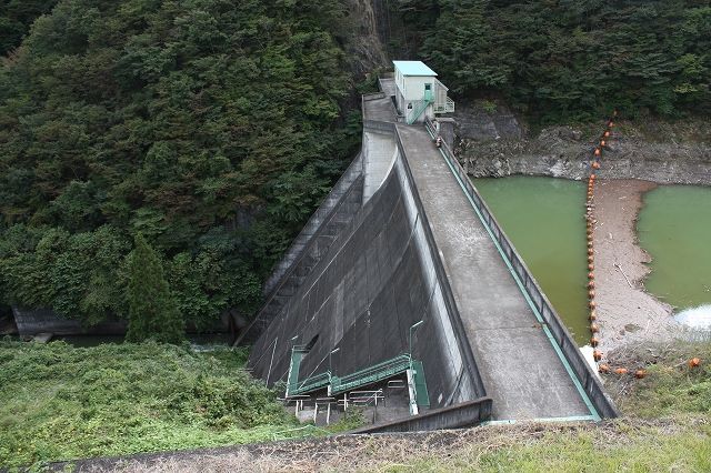 26西荒川ダム