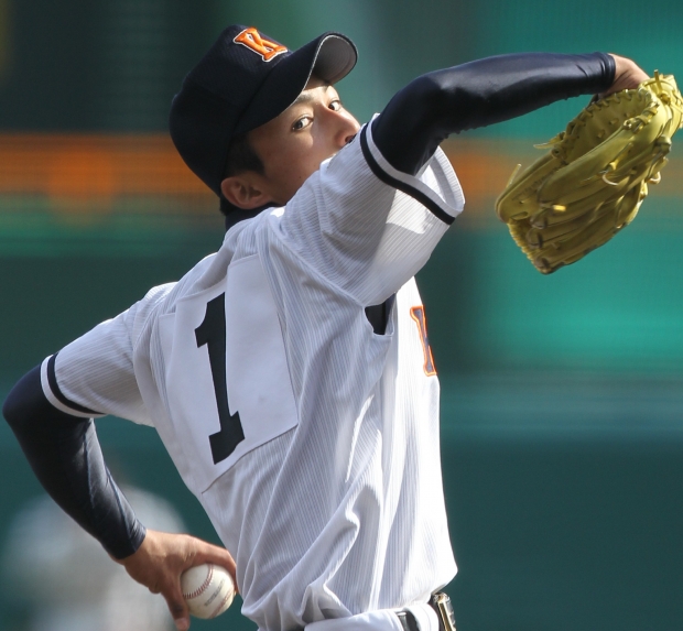 【2010 第82回春】興南センバツ優勝&決勝(日大三高)ボール2個と台座付 2010 第82回春】興南高校 センバツ優勝&決勝(日大三高)ボール2個 全