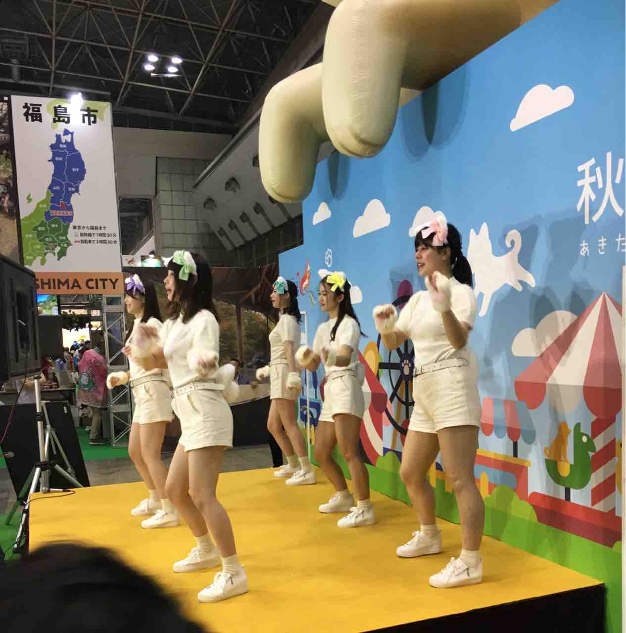 ツーリズムexpo 18 秋田 秋田犬が大フィーバー わんわん娘がライブ披露 弾丸フライヤー