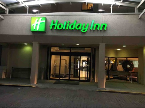 北中南米10 早朝のニューアーク空港 ユナイテッドクラブで朝食を取る ゲート変更は突然に 弾丸フライヤー