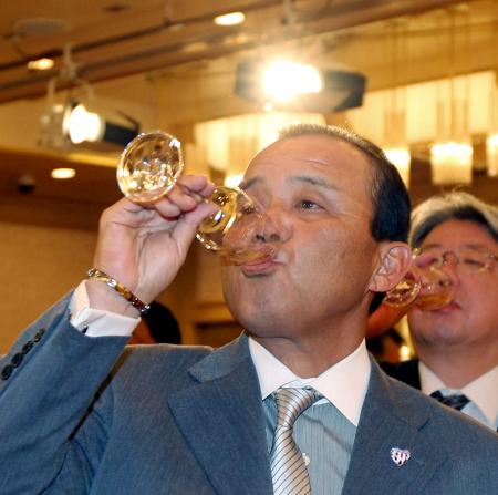 サッカー 監督 ユニフォーム  2024