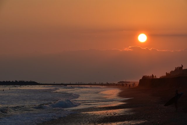 夕暮れ時の茅ヶ崎海岸 ま いっか 茅ヶ崎にて