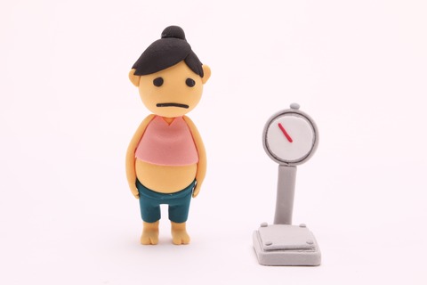 こんな時間（深夜2時半過ぎ）にまた食べ物をつまんでる夫を追い出したい…のサムネイル